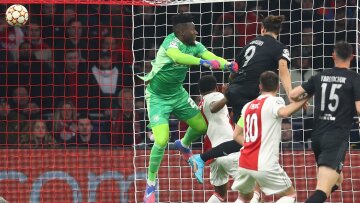 Champions League: Ατλέτικο και Μπενφίκα απέκλεισαν Γιουνάιτεντ και Άγιαξ με εκτός έδρας νίκες - Δείτε τα γκολ