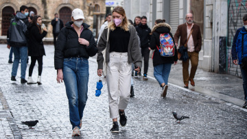 Κορωνοϊός: Στα 27.490 τα νέα κρούσματα, 73 νεκροί, 342 διασωληνωμένοι