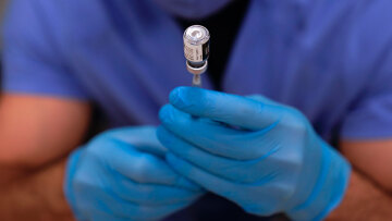 Εμβόλιο Pfizer: Αίτηση σε FDA για τη χορήγηση τέταρτης δόσης στους άνω των 65 ετών