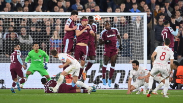 Europa League & Conference League: «Σφυριά» στη Σεβίλλη, ξαφνικός θάνατος για τη Μπέτις