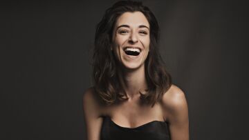 Μαρίζα Ρίζου: «Δεν με αφορά καθόλου η σοβαροφάνεια, πλήττει το είναι μου»