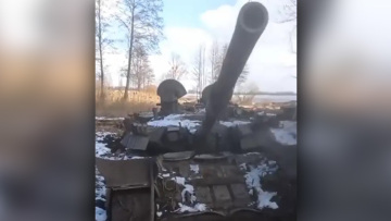 Δείτε πώς βουλιάζουν τα ρωσικά τανκ στους ουκρανικούς βάλτους