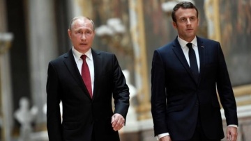 Πόλεμος στην Ουκρανία: Μακρόν και Πούτιν μιλούν για την εκκένωση της Μαριούπολης που οργανώνουν Γαλλία, Ελλάδα και Τουρκία