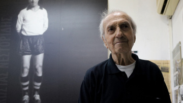 Ο θρυλικός Νεστορίδης της ΑΕΚ προσπάθησε να δραπετεύσει από το νοσοκομείο όπου νοσηλεύεται με κορωνοϊό 