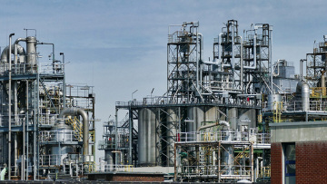 Εισβολή στην Ουκρανία: «Φωτιά» στις τιμές πετρελαίου και φυσικού αερίου μετά και τις δηλώσεις Πούτιν για «πληρωμές με ρούβλια»