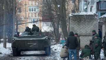 Πόλεμος στην Ουκρανία: Οι Ρώσοι υποχωρούν και στήνουν αμυντικές θέσεις, σύμφωνα με το Πεντάγωνο