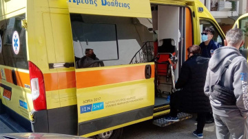 Σοκ στο Αιγάλεω: Πέταξε τα ανήλικα ανίψια της από το μπαλκόνι και μετά πήδηξε και αυτή