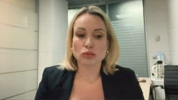 «Φοβάμαι για τα παιδιά μου και για εμένα» δηλώνει η Ρωσίδα δημοσιογράφος, Μαρίνα Οβσιανίκοβα