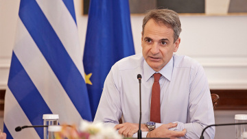 Μητσοτάκης στο υπουργικό: Τέσσερα δισ. ευρώ τα μέτρα για τον εισαγόμενο πληθωρισμό - Επάρκεια στην αγορά