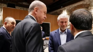 Πόλεμος στην Ουκρανία: Στην Κωνσταντινούπολη ο Αμπράμοβιτς, τα είπε με Ερντογάν και Τσαβούσογλου