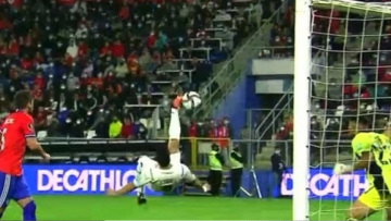 Λουίς Σουάρες: Γκολ με ψαλιδάκι στα 35 του και εκτός Μουντιάλ η Χιλή