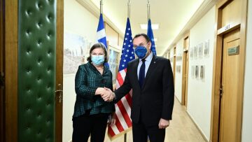 Παναγιωτόπουλος - Νούλαντ: Επί τάπητος η εμβάθυνση της στρατηγικής αμυντικής σχέσης Ελλάδας - ΗΠΑ