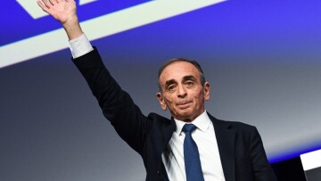 Γαλλικές εκλογές: Ο ακροδεξιός Ζεμούρ στο πλευρό της Λεπέν στον β' γύρο