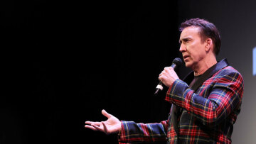 Ο Νίκολας Κέιτζ «ανοίγεται» στο κοινό του - Από την αγαπημένη του ταινία έως το ζυμαρικό που προτιμά