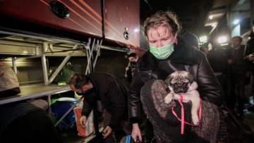 Πόλεμος στην Ουκρανία: Ξεπέρασαν τα 4,5 εκατ. οι πρόσφυγες που έφυγαν από τη χώρα