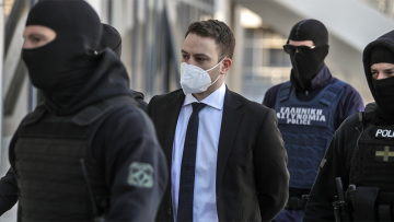 Γλυκά Νερά: Σκότωσε την Κάρολάιν όταν της είπε ότι έκανε εμπόριο ναρκωτικών, λέει ο πατέρας της