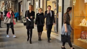 Τατιάνα, Νικόλαος και Άννα Μαρία βολτάρουν στο κέντρο της Αθήνας