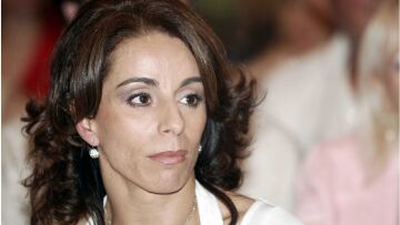 Βούλα Πατουλίδου για πλαστικές: «Μου έξυσαν όλο το δέρμα του προσώπου, πονούσα και αιμορραγούσα»