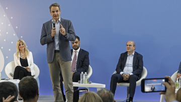 Μητσοτάκης για ΣΥΡΙΖΑ: Μακάρι να κάνουν συνέδριο κάθε χρόνο για να μας θυμίζουν από τι γλυτώσαμε