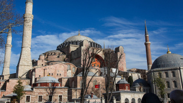 Αγία Σοφία: Άγνωστοι κατέστρεψαν την αυτοκρατορική πύλη