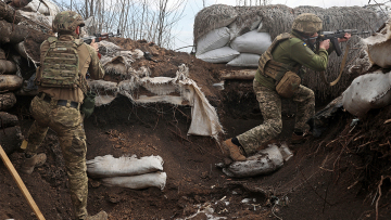 «Σε παύση οι ειρηνευτικές συνομιλίες για την Ουκρανία εν μέσω του πολέμου στο Ιράν», γράφει ρωσική εφημερίδα