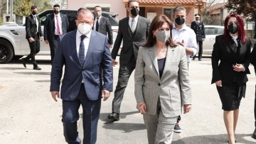 Η Κατερίνα Σακελλαροπούλου επισκέφθηκε τη Ροδόπη τη δεύτερη ημέρα της περιοδείας της στη Θράκη