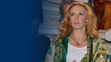 Εβελίνα Παπούλια: «Η πορεία μου είχε πάρα πολλά λάθη, έπεσα, έφαγα τα μούτρα μου»