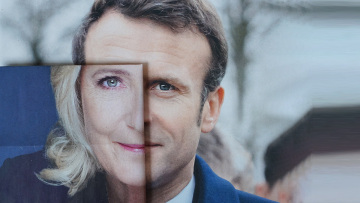 Οι Γάλλοι ψηφίζουν στον κρίσιμο Β' γύρο των προεδρικών εκλογών - Στις 21:00 τα πρώτα αποτελέσματα 