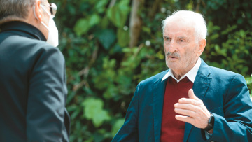 «Πήρα μεγάλη αγάπη στα  85 μου γιατί παίζω στον "Αγιο Παΐσιο"», λέει ο Νικήτας Τσακίρογλου