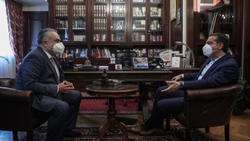 Ο Τσίπρας συναντήθηκε με τον Βερβεσό για την ρήτρα αναπροσαρμογής στο ηλεκτρικό ρεύμα