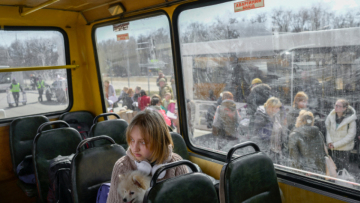 Πόλεμος στην Ουκρανία - Μαριούπολη: «Άφαντα» τα λεωφορεία για την απομάκρυνση αμάχων