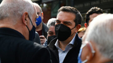 Στον Πύργο ο Τσίπρας - Ξεκίνησε την περιοδεία του από την αγορά της πόλης