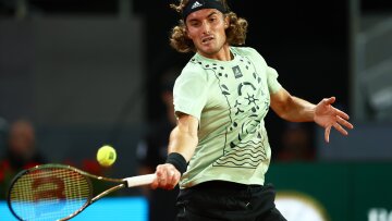 Πούιγ - Τσιτσιπάς 0-2: Με άνεση στους «16» στη Μαδρίτη - Δείτε βίντεο