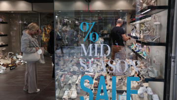 Έρευνα: Προσφορές και εκπτώσεις κυνηγούν 8 στους 10 καταναλωτές