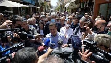 «Στημένες» διαμαρτυρίες κατά της κυβέρνησης στην περιοδεία Τσίπρα καταγγέλλει η ΝΔ