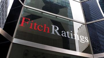 Fitch: Αναβάθμισε σε θετικές τις προοπτικές του αξιόχρεου των τεσσάρων συστημικών ελληνικών τραπεζών