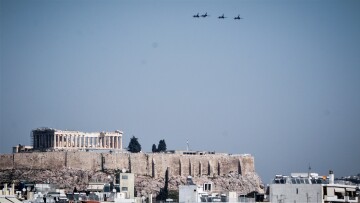 Πάνω από την Ακρόπολη θα πετάξουν σήμερα τέσσερα αεροσκάφη C-130