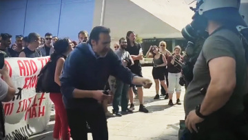 Θεσσαλονίκη: Τραπεζικός υπάλληλος ο άντρας που κατηγόρησαν ως... ασφαλίτη στα επεισόδια στο ΑΠΘ