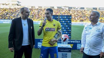 Βράβευση και αποθέωση για τον Αραούχο πριν το Αρης-ΑΕΚ