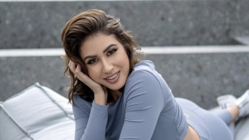 Έλενα Κρεμλίδου: Θέλω τα αγόρια μου, όπως το κινητό μου, τύπου μαύρο και σε μάξι έκδοση