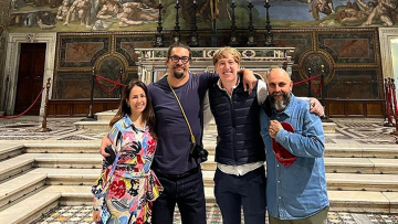 Αντιδράσεις για τις φωτογραφίες του Τζέισον Μόμοα μέσα στην «Καπέλα Σιστίνα» - Απολογήθηκε δημόσια