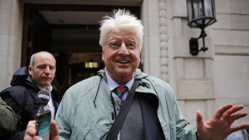 Βρετανία: Ο πατέρας του Μπόρις Τζόνσον απέκτησε γαλλική υπηκοότητα