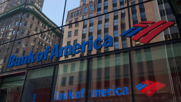 Η λύση της BofA για την ακρίβεια: Φάτε φρούτα και κόψτε το ψωμί και το αλκοόλ