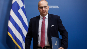 Οικονόμου: Η κυβέρνηση εξαντλεί κάθε δημοσιονομικό περιθώριο που υπάρχει