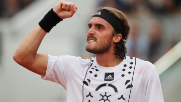 Στέφανος Τσιτσιπάς: Πρόκριση-θρίλερ στον 3ο γύρο του Roland Garros 