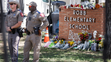Μακελειό σε σχολείο στο Τέξας: Το πανίσχυρο λόμπι των όπλων στις ΗΠΑ και η αδιέξοδη διαμάχη δεκαετιών