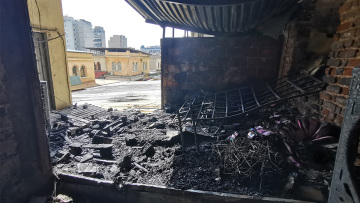 Θεσσαλονίκη: Από έκρηξη σε κλιματιστικό ξεκίνησε η φωτιά; - Δύο παιδιά με αναπνευστικά προβλήματα