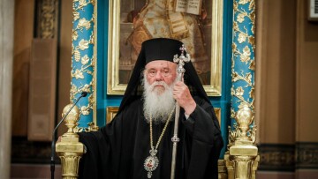 Αρχιεπίσκοπος προς μαθητές: Να κατεβείτε στον στίβο καλά προετοιμασμένοι αλλά χωρίς υπέρμετρο άγχος
