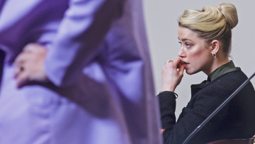 Άμπερ Χερντ: Άνδρας που ισχυρίζεται ότι ήταν ένορκος στη δίκη την «καρφώνει» - «Όσα έλεγε ακούγονταν σαν ανοησίες»