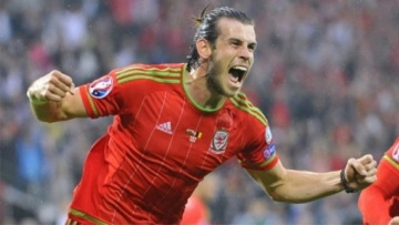 Μπέιλ: «Ναι, για λίγο ακόμα... βάζω αναβολή στην απόσυρση»